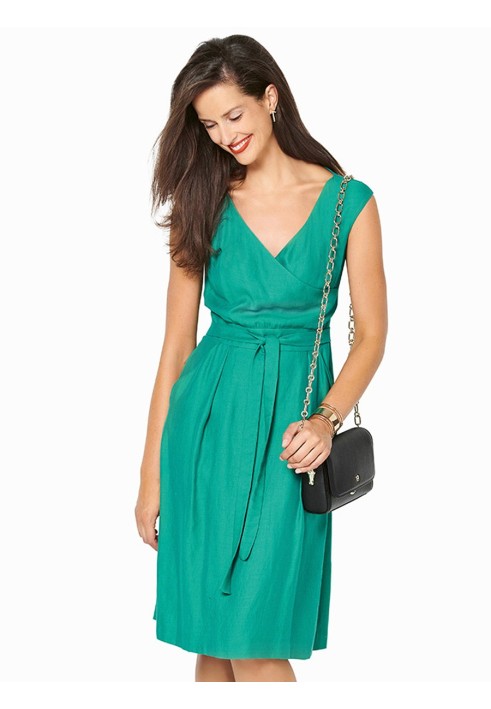Pattern Dress with a flared skirt (Burda 1/2020, pattern number 6239 B)