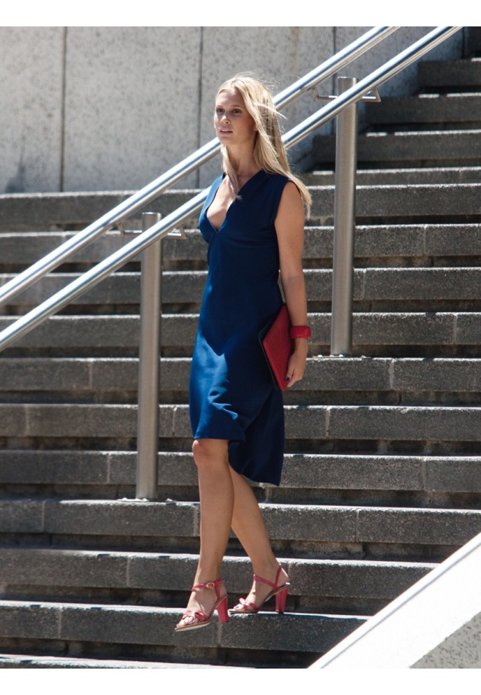Pattern Dress made of crepe satin with a deep neckline (Burda 6/2012, pattern number 112)