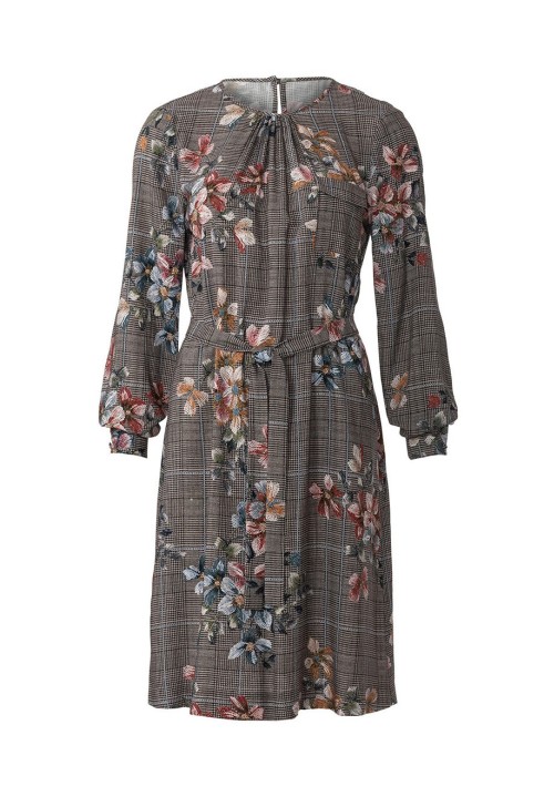 Pattern Dress of a simple cut with a belt (Burda 2/2019, pattern number 6295 B)