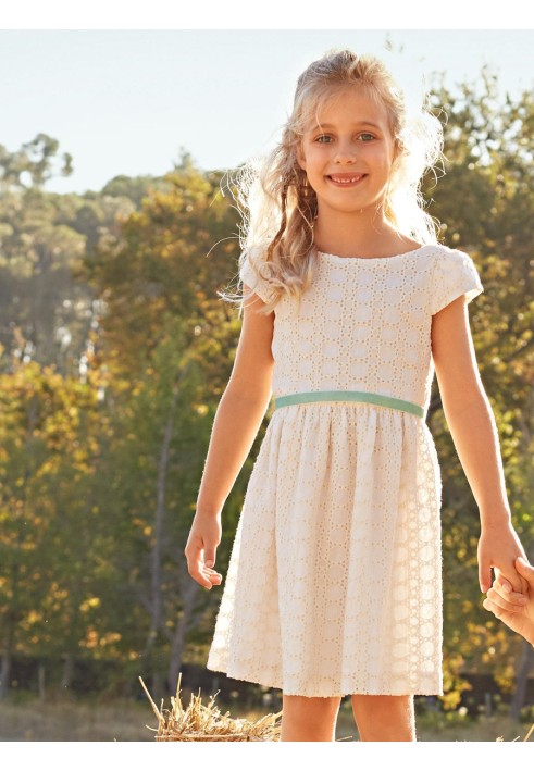Pattern Lace dress with a lush skirt (Burda 6/2017, pattern number 129)
