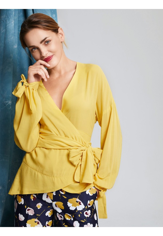 Pattern Blouse with a smell and frills (Burda 3/2019, pattern number 110)